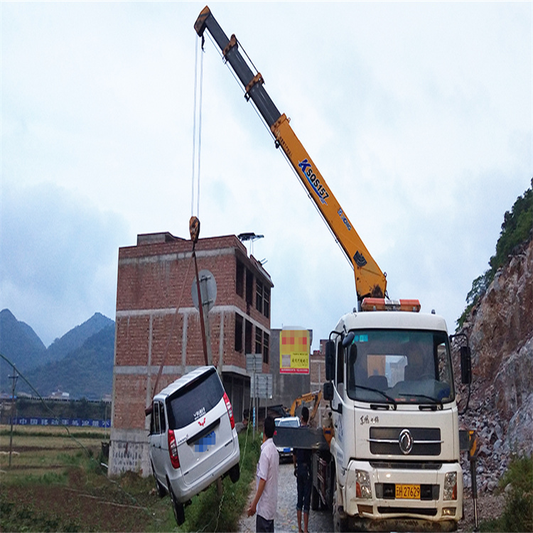 攀枝花道路交通事故救援吊装案例